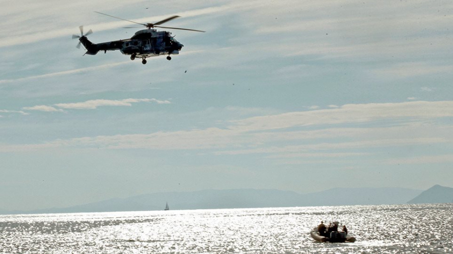 Χάλκη: Τουρκική ακταιωρός προσπάθησε να «τυφλώσει» Super Puma και να εμβολίσει σκάφος του Λιμενικού