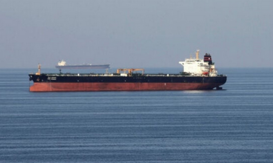 Σούπερ-τάνκερ πέρασε το Στενό του Ορμούζ μεταφέροντας ιρανικό πετρέλαιο στην Κίνα