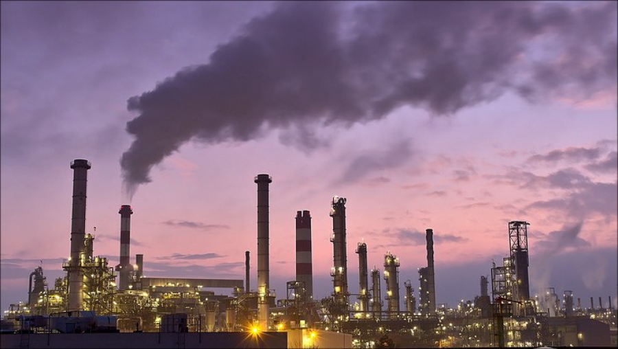 Η Γερμανία υιοθετεί «πράσινα» πρότυπα για μείωση των εκπομπών άνθρακα στη βιομηχανία