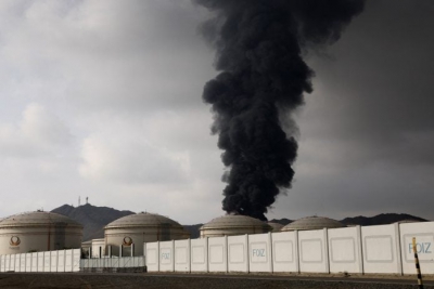 ΗΑΕ: Καίριο ιρανικό πλήγμα στο μεγαλύτερο διυλιστήριο πετρελαίου της Μέσης Ανατολής