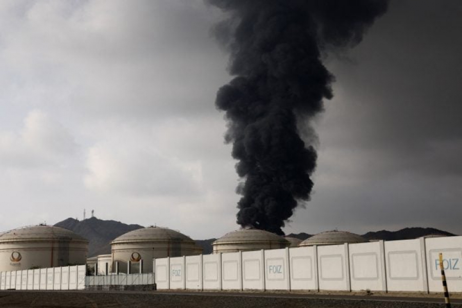 ΗΑΕ: Καίριο ιρανικό πλήγμα στο μεγαλύτερο διυλιστήριο πετρελαίου της Μέσης Ανατολής