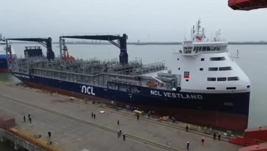 Εγκαινιάστηκε στη Νορβηγία πλοίο μεταφοράς εμπορευματοκιβωτίων που καίει βιομεθανόλη