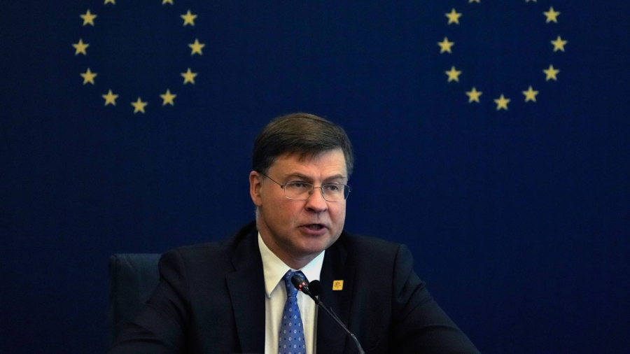 Dombrovskis‎‎: Πάνω από τον μέσο όρο της ΕΕ οι οικονομικές επιδόσεις της Ελλάδας