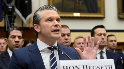 Hegseth: Aνακοινώνει περικοπή 20% στους Αμερικανούς στρατιωτικούς διοικητές (Τhe Guardian)