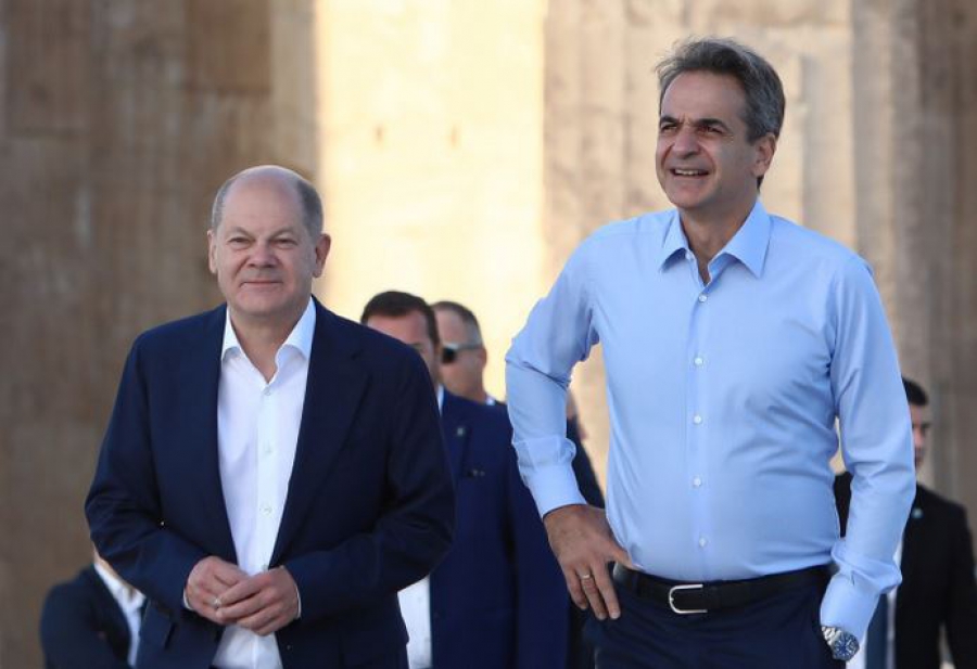 Στην Ακρόπολη ξεναγήθηκε ο Οlaf Scholz - Τον υποδέχτηκε ο πρωθυπουργός