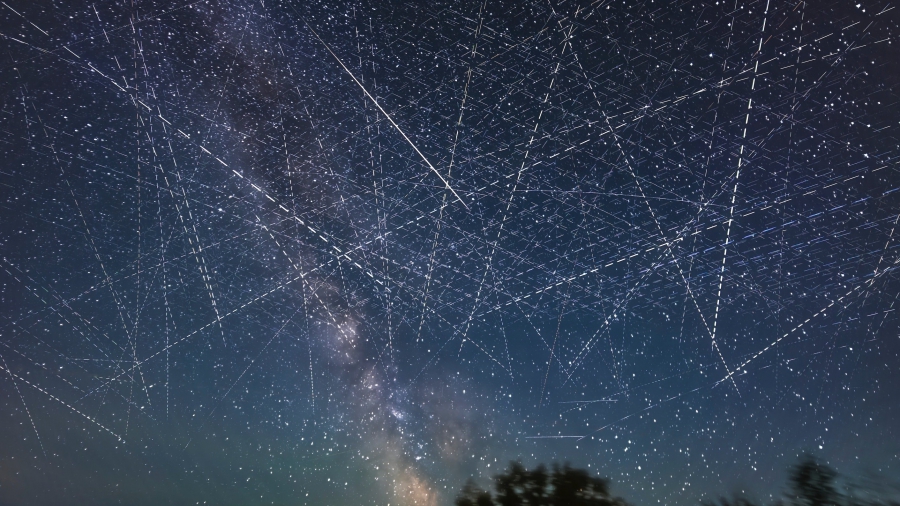 Οι Κινέζοι κοντράρουν και το Starlink του Musk – Κούρσα για την κυριαρχία στο διαστημικό διαδίκτυο (Reuters)