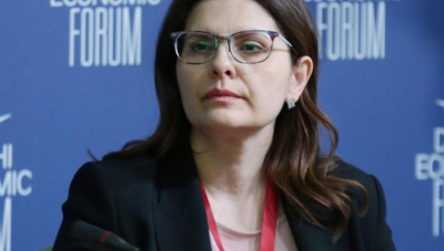 Χρ. Μπερμπάτη (Τρ. Πειραιώς): Επενδύσεις άνω των 100 δισ. ευρώ έως το 2030 στην πράσινη ενέργεια