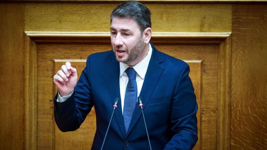 Ανδρουλάκης: «Καλύπτετε τον κ. Καραμανλή»