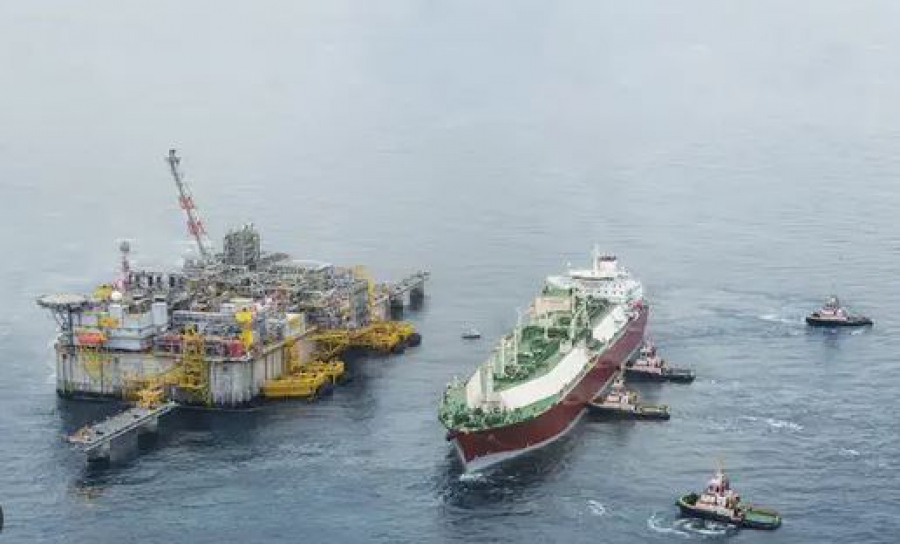 Ιταλία: Τέσσερις μνηστήρες διεκδικούν το μερίδιο της Exxon στον τερματικό σταθμό LNG