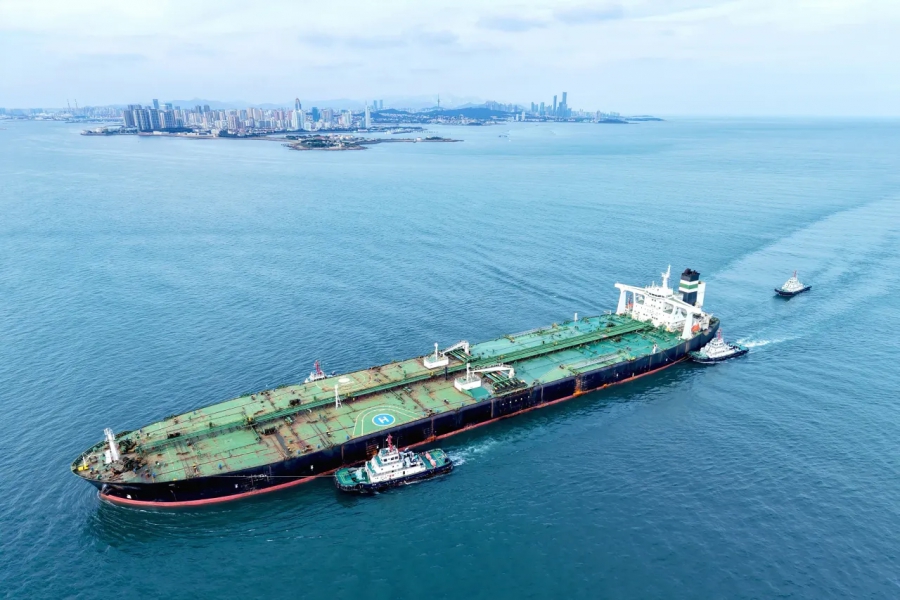 Ακάθεκτη η Κίνα συνεχίζει να αγοράζει μαζικά ιρανικό πετρέλαιο (Bloomberg)