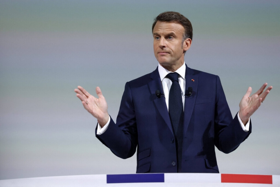 Macron: Αναζητά μανιωδώς νέους τρόπους για να αυξήσει τα έσοδα της ΕΕ (Politico)