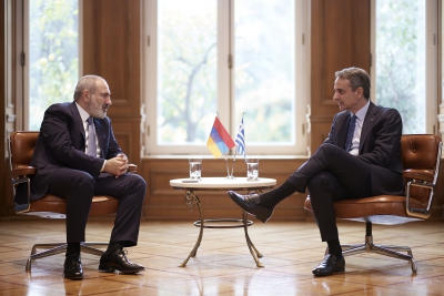 Επαφές Μητσοτάκη με τον Αρμένιο πρωθυπουργό για ΑΠΕ και σύγχρονη τεχνολογία