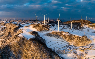 Η Κίνα κυριαρχεί στις ανανεώσιμες πηγές ενέργειας, αλλά ο άνθρακας δεν πάει πουθενά (Oil Price)