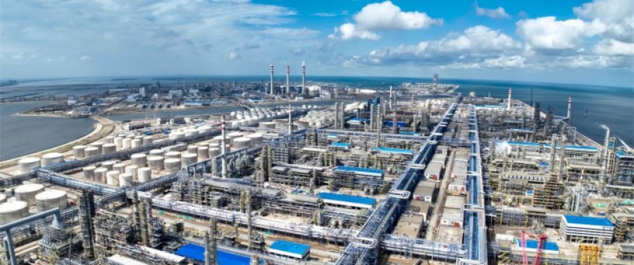 Η Κίνα ετοιμάζεται να επιστρέψει δυναμικά στις αγορές πετρελαίου μετά την μείωση των αποθεμάτων της