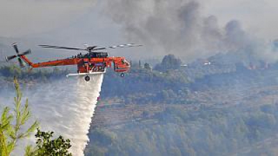 Συνεχίζεται η μάχη με τις πυρκαγίες σε Εύβοια, Ηλεία, Αρκαδιά και Λακωνία