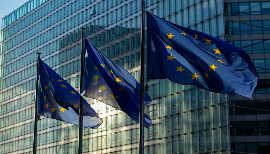 Στα χαρακώματα Βρυξέλλες και βιομηχανία για τα δωρεάν δικαιώματα CO₂ – Στο επίκεντρο η ανταγωνιστικότητα