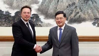ΥΠΕΞ Κίνας: Ο Musk θέλει να επεκταθεί η Tesla στην Κίνα