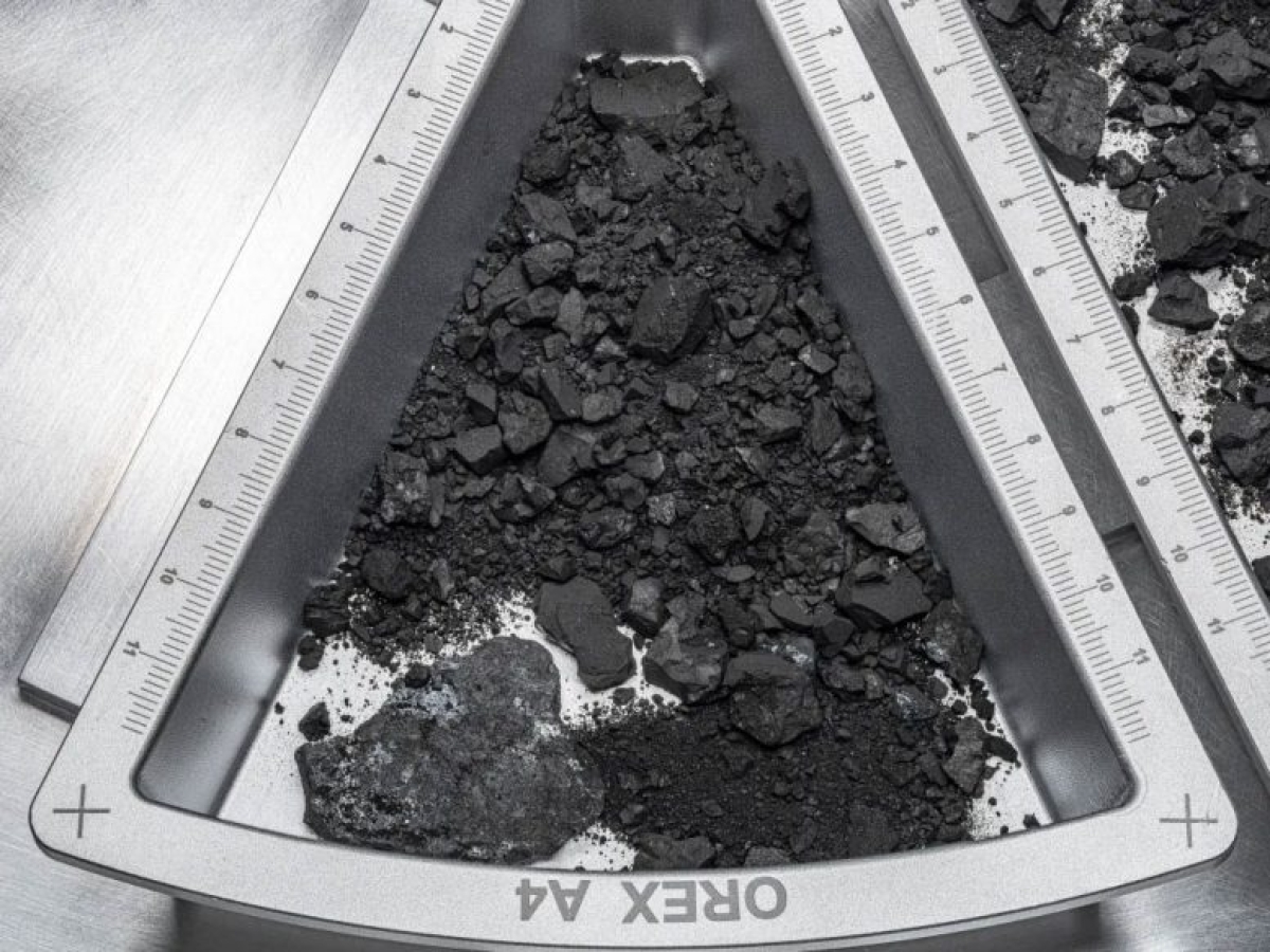 Τα δείγματα της NASA από τον Bennu αποκαλύπτουν μια απροσδόκητη ιστορία προέλευσης (scitechdaily.com)