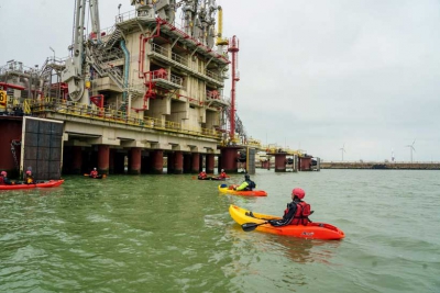 Tάνκερ LNG εκτράπηκαν από τον τερματικό σταθμό του Βελγίου εν μέσω αποκλεισμού της Greenpeace   