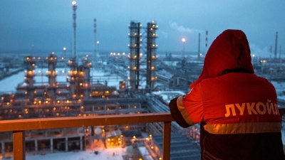 Reuters: Πιθανό εμπάργκο της ΕΕ στο ρωσικό πετρέλαιο - Πάνω από τα 100 δολ/βαρέλι οι τιμές σε brent και αργό
