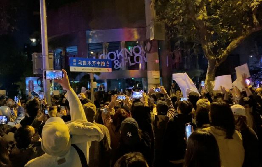 Ρεκόρ κρουσμάτων Covid στην Κίνα - Μαζικές διαδηλώσεις κατά των lockdowns