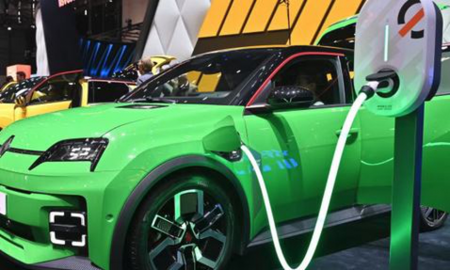 Sejourne: Δημιουργία νέας κατηγορίας προσιτών μικρών ηλεκτρικών αυτοκινήτων ετοιμάζει η ΕΕ - Δεκέμβριο οι ανακοινώσεις