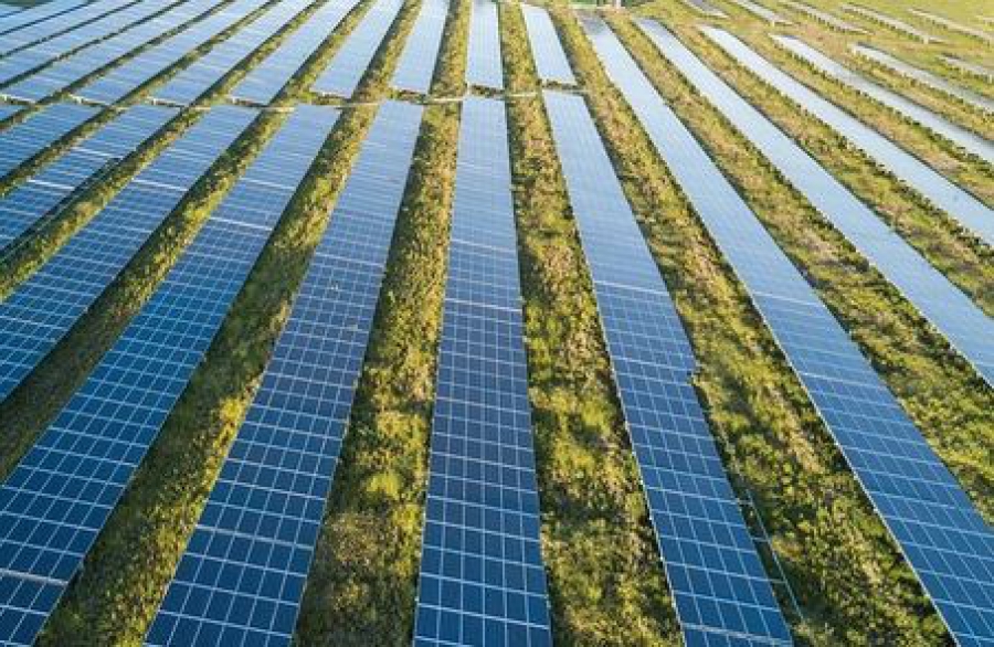 TotalEnergies: Σχεδιάζει ηλιακό πάρκο 49,9 MW κοντά στο αεροδρόμιο του Μπέρμιγχαμ