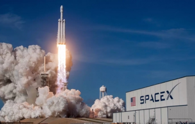 Και όμως η αξία της SpaceX παραμένει ...στη γη και όχι στο διάστημα