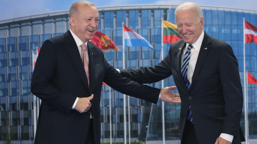 «Ναι» από Biden σε Erdogan για F16
