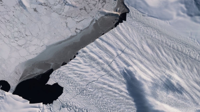 BAS : Ένα τεράστιο παγόβουνο, όσο 15 φορές το Παρίσι, αποκολλήθηκε από την Ανταρκτική