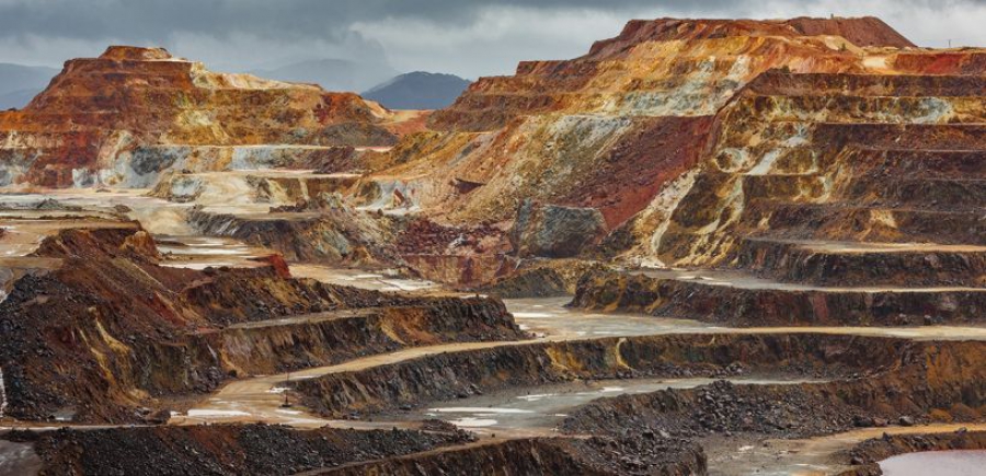 Οι ΗΠΑ αναζητούν περισσότερες επενδύσεις στα κρίσιμες πρώτες ύλες (Oil Price)