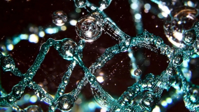 Οι επιστήμονες ανακαλύπτουν παράξενη υβριδική ύλη που συνδυάζει υγρές και στερεές ιδιότητες (Interesting Engineering)