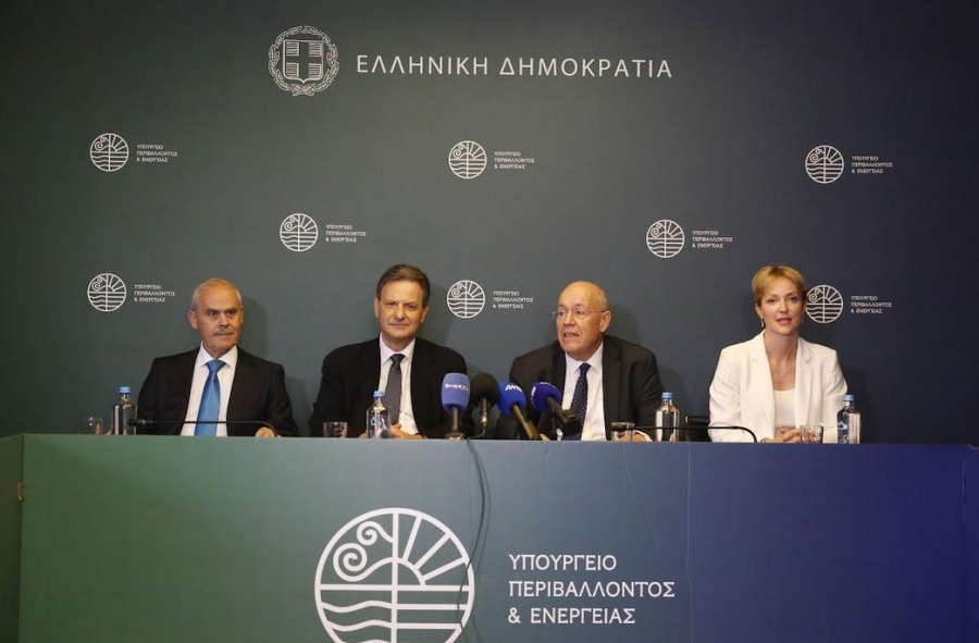 Η τελετή παράδοσης – παραλαβής στο Υπουργείο Περιβάλλοντος και Ενέργειας