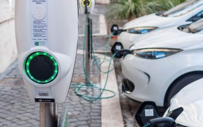ACEA: Δέκα χώρες της ΕΕ δεν διαθέτουν ούτε ένα σημείο φόρτισης για ηλεκτρικά αυτοκίνητα ανά 100 χλμ οδικού δικτύου