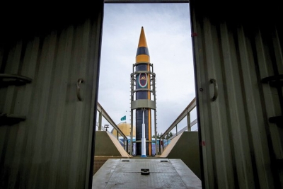 Επίδειξη ισχύος από Ιράν: Παρουσίασε βαλλιστικό πύραυλο Khorramshahr 4 σε συγκέντρωση στην Τεχεράνη