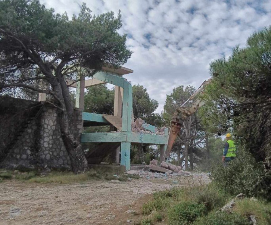 Από την Αττική ξεκίνησε το μεγάλο πρόγραμμα κατεδαφίσεων αυθαιρέτων  του ΥΠΕΝ