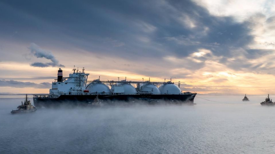 Reuters: Οι κορυφαίοι παίκτες LNG πιέζουν για περισσότερες πράσινες επενδύσεις