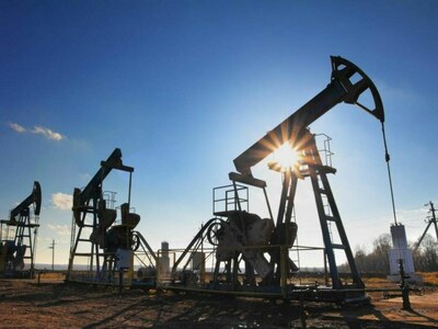 Άνοδος 2% για το πετρέλαιο - Στα 76 δολ. το Brent, στα 71 δολ. το αργό