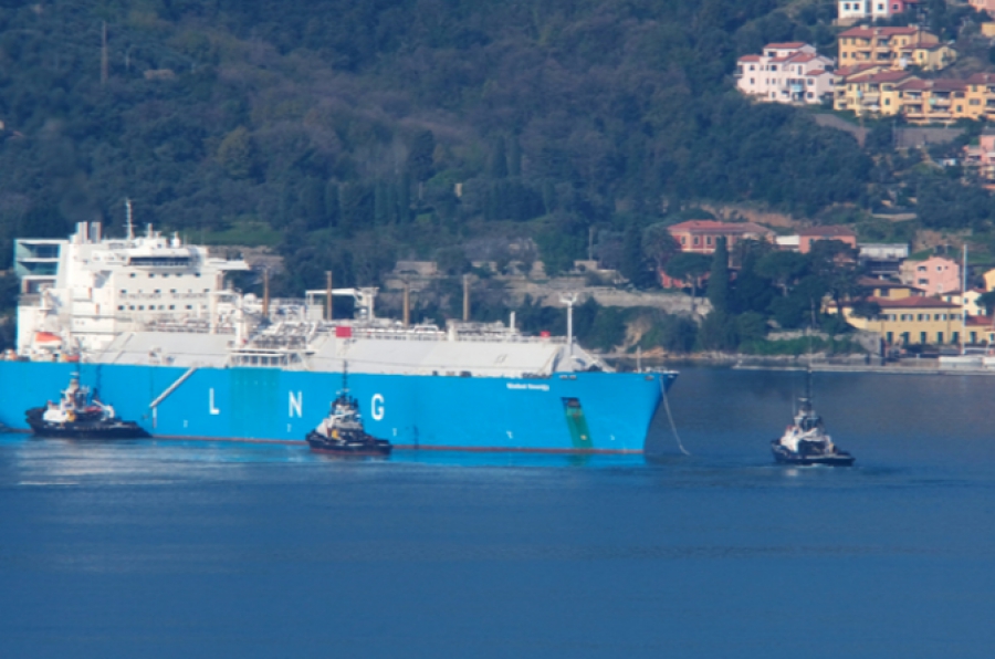 Snam: Στα μέσα Ιουνίου θα τεθεί σε λειτουργία το FSRU του Piombino