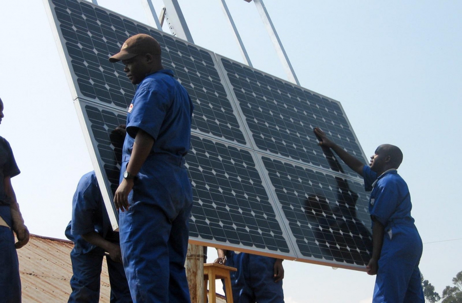 Η παραγωγή ηλιακών συλλεκτών της Κίνας αντιμετωπίζει ανησυχίες για τα ανθρώπινα δικαιώματα (Oil Price)