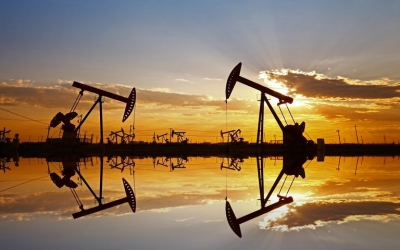 Οι τιμές του πετρελαίου αυξάνονται κατά 1% καθώς δεν φαίνεται να έχει τέλος η αντιπαράθεση με το Ιράν (Reuters)