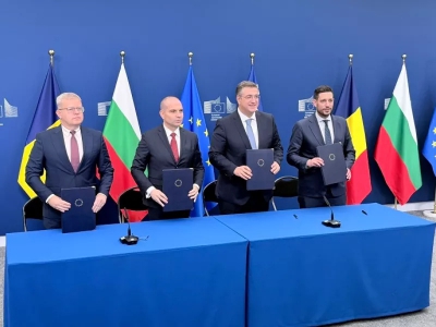 Υπεγράφη στις Βρυξέλλες η τριμερής Ελλάδας - Βουλγαρίας - Ρουμανίας για τον Κάθετο Διάδρομο Αιγαίου - Μαύρης Θάλασσας