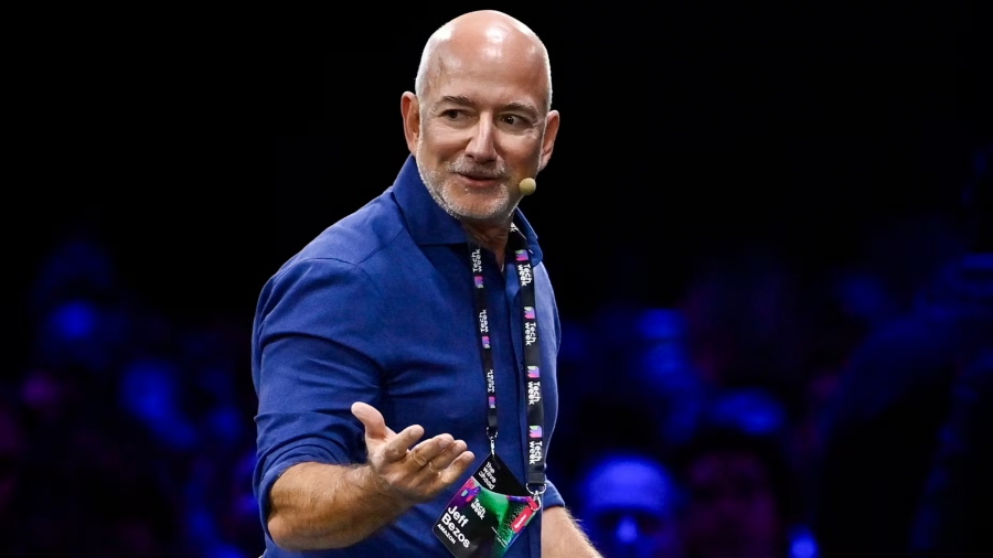 Πλουσιότερος κατά 10 δισ. δολ ο Jeff Bezos μετά το deal Amazon - OpenAI