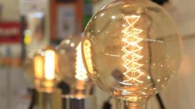 Με την εξαγορά μικρής εταιρίας λιανικής ρεύματος φλερτάρει η ΔΕΗ