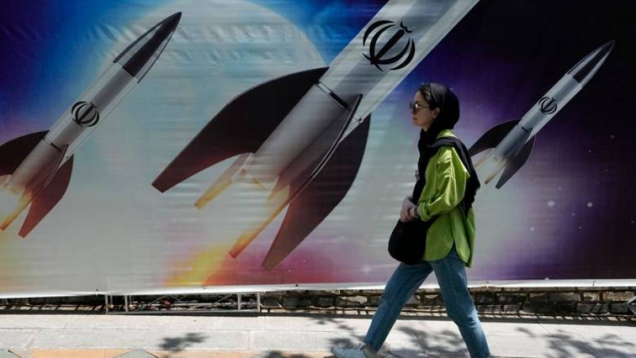 Το Ιράν εξετάζει το ενδεχόμενο να απελάσει τους διεθνείς παρατηρητές για τα πυρηνικά (Bloomberg)