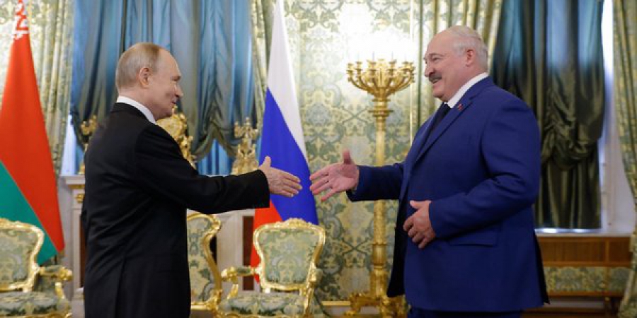 Poutin -Lukashenko: «Εχθρικές και αποσταθεροποιητικές οι ενέργειες του ΝΑΤΟ και της ΕΕ στην Ουκρανία»