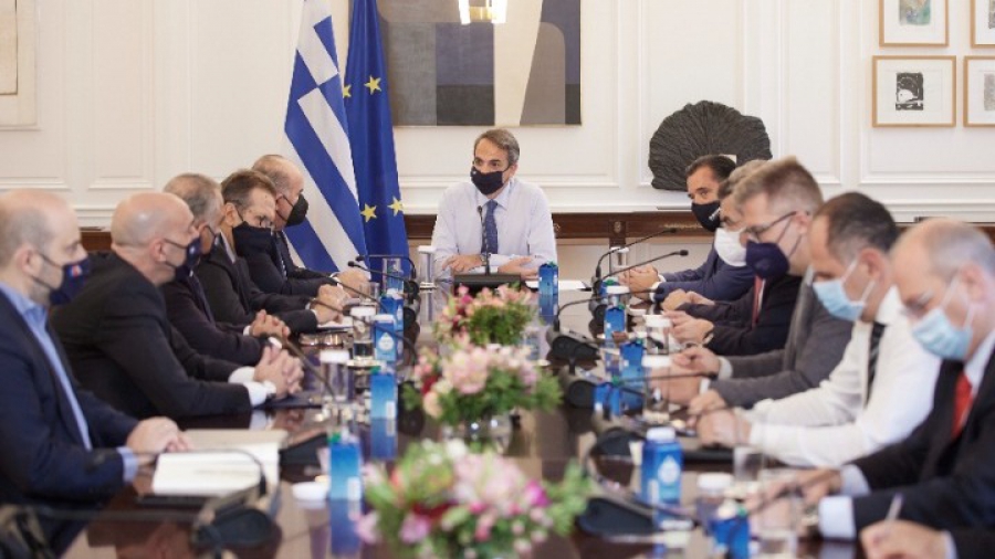 Mητσοτάκης: Οι εμβολιασμένοι δεν θα στερηθούν τις ελευθερίες τους