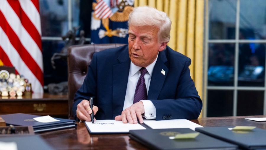 Ο Trump υπογράφει διατάγματα για την ενίσχυση του άνθρακα στις ΗΠΑ