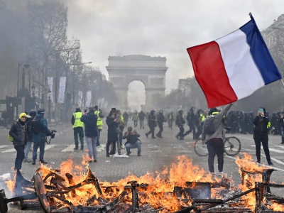 Έξαλλοι οι Γάλλοι - To 63% ζητά διάλυση της Εθνοσυνέλευσης και πρόωρες εκλογές