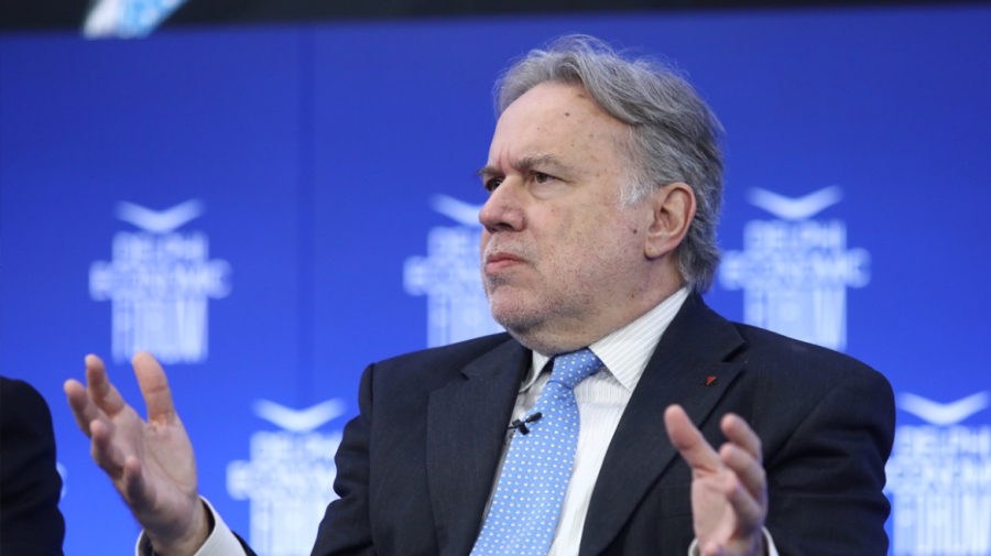 Η γκάφα Κατρούγκαλου στοιχίζει στον Τσίπρα, ενισχύει Μητσοτάκη